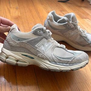 New Balance 2002R Linen with Concrete and Slate Grey, Size M6 / W7.5